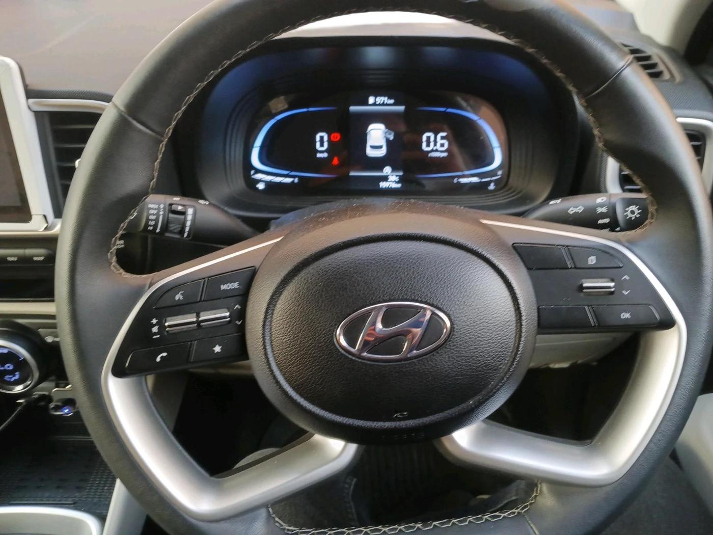 2023 Hyundai VENUE SX 1.2 PETROL, Petrol, Manual, 17,370 km, interior