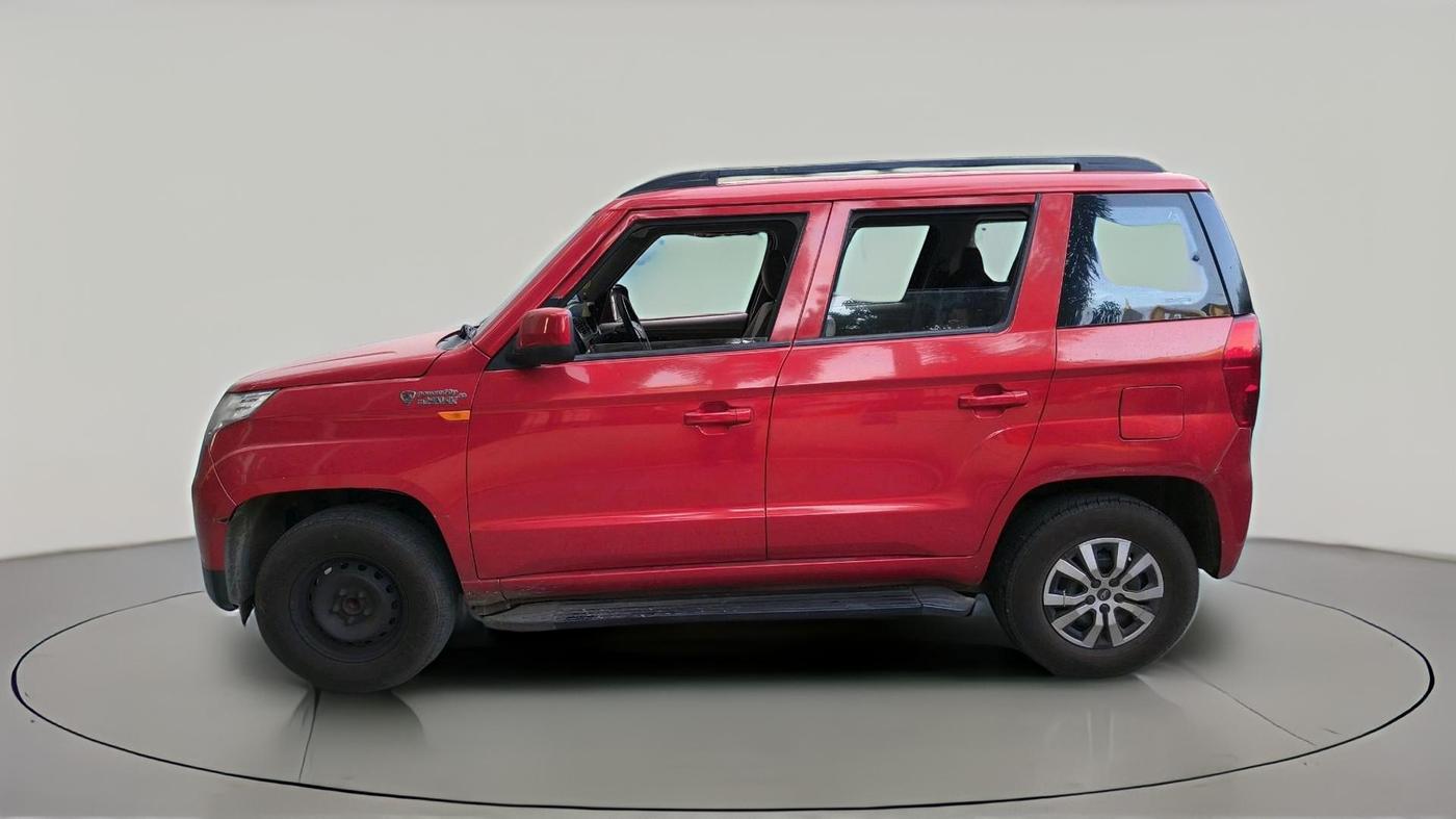 2015 Mahindra TUV300 T6 PLUS, Diesel, Manual, 1,00,738 km, exterior