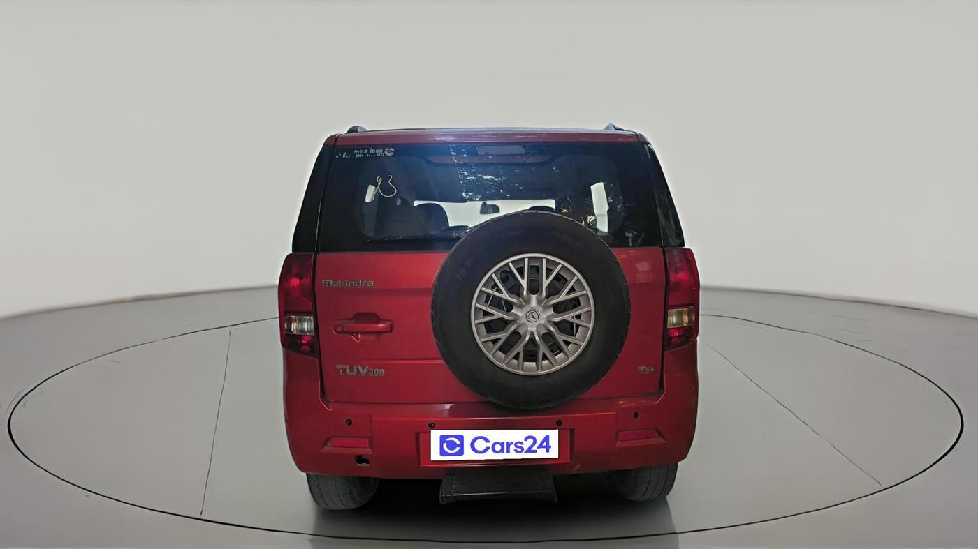 2015 Mahindra TUV300 T6 PLUS, Diesel, Manual, 1,00,738 km, exterior