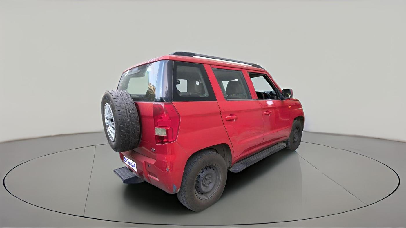 2015 Mahindra TUV300 T6 PLUS, Diesel, Manual, 1,00,738 km, exterior