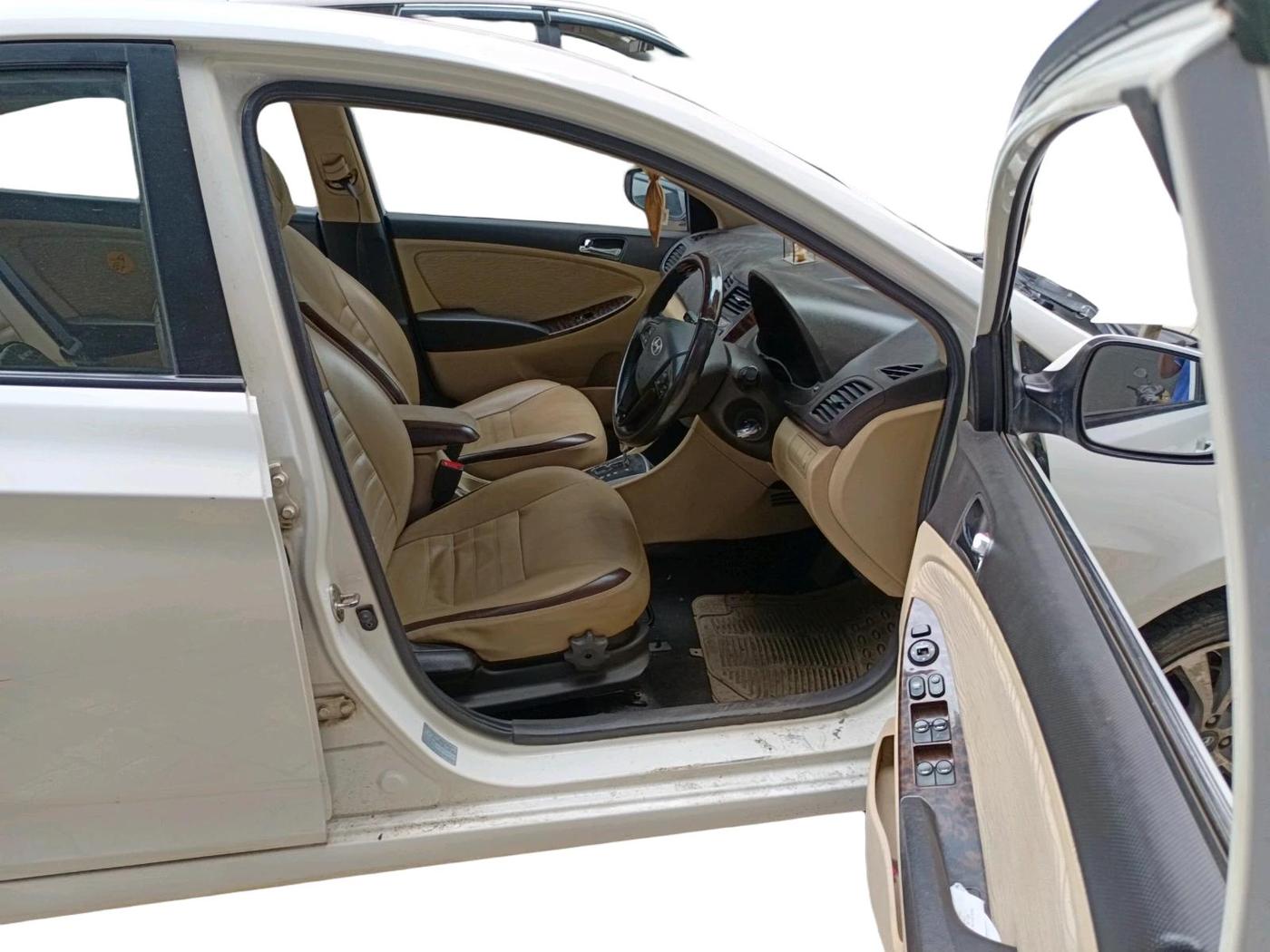 2014 Hyundai Verna FLUIDIC 1.6 VTVT SX AT, Petrol, Automatic, 84,592 km, interior