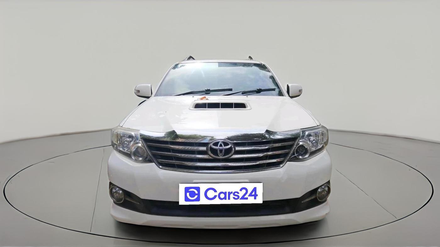 2012 Toyota Fortuner 3.0 4X2 AT, Diesel, Automatic, 1,11,454 km, exterior