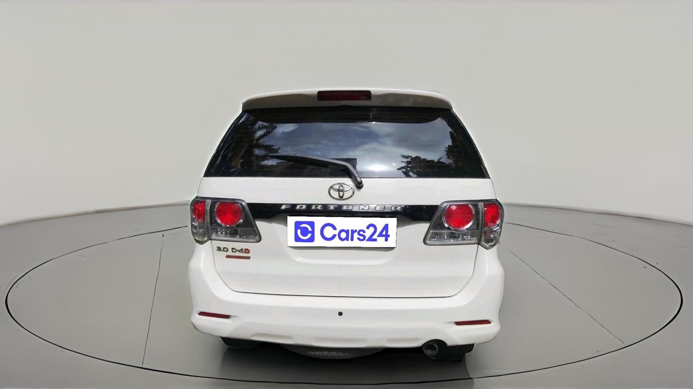 2012 Toyota Fortuner 3.0 4X2 AT, Diesel, Automatic, 1,11,454 km, exterior