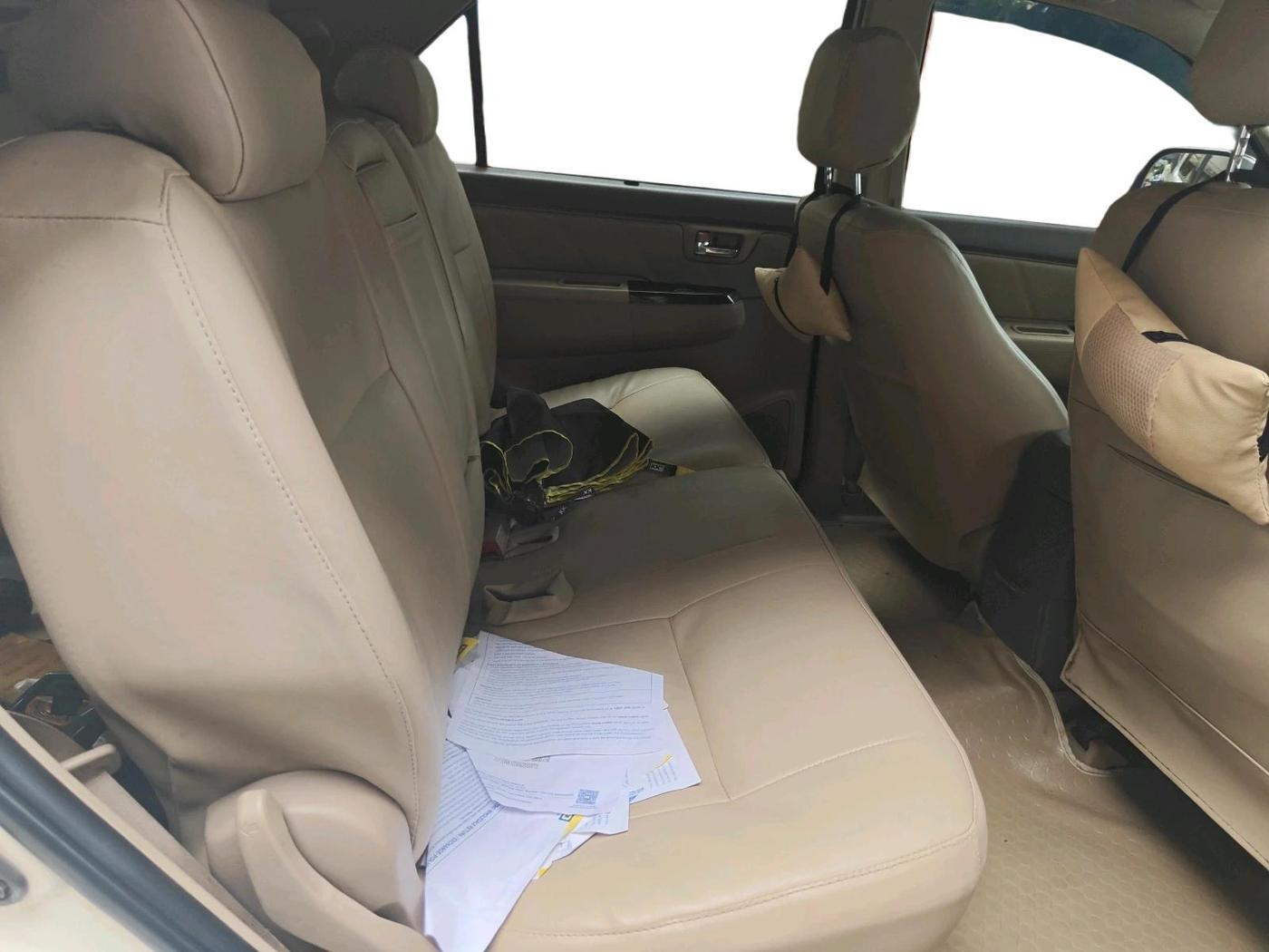 2012 Toyota Fortuner 3.0 4X2 AT, Diesel, Automatic, 1,11,454 km, interior