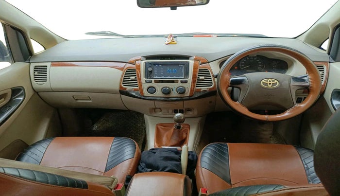 2012 Toyota Innova 2.5 GX 8 STR, Diesel, Manual, 1,40,648 km, interior