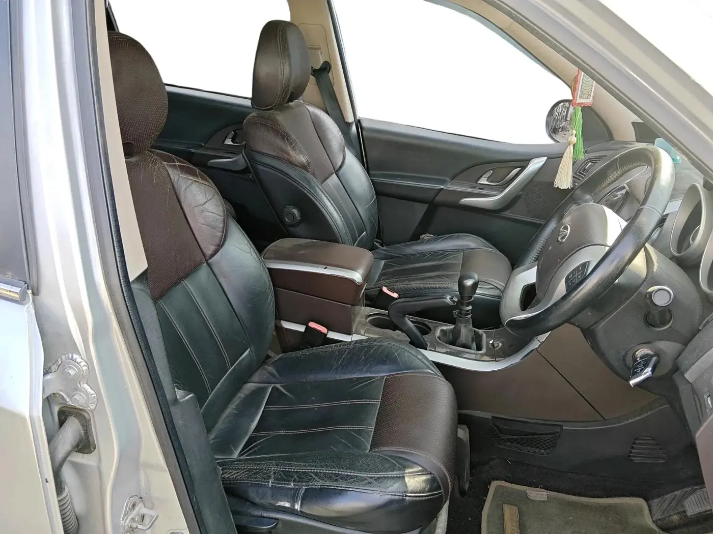 2012 Mahindra XUV500 W8, Diesel, Manual, 61,915 km, interior