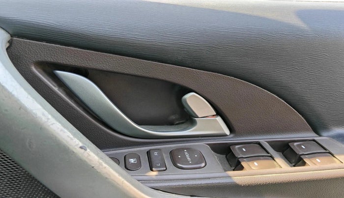 2012 Mahindra XUV500 W8, Diesel, Manual, 61,915 km, interior