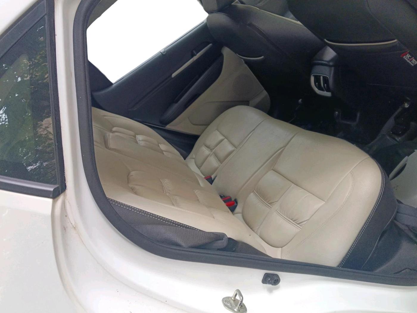 2021 KIA SONET HTX ANNIVERSARY EDITION 1.5, Diesel, Manual, 50,502 km, interior