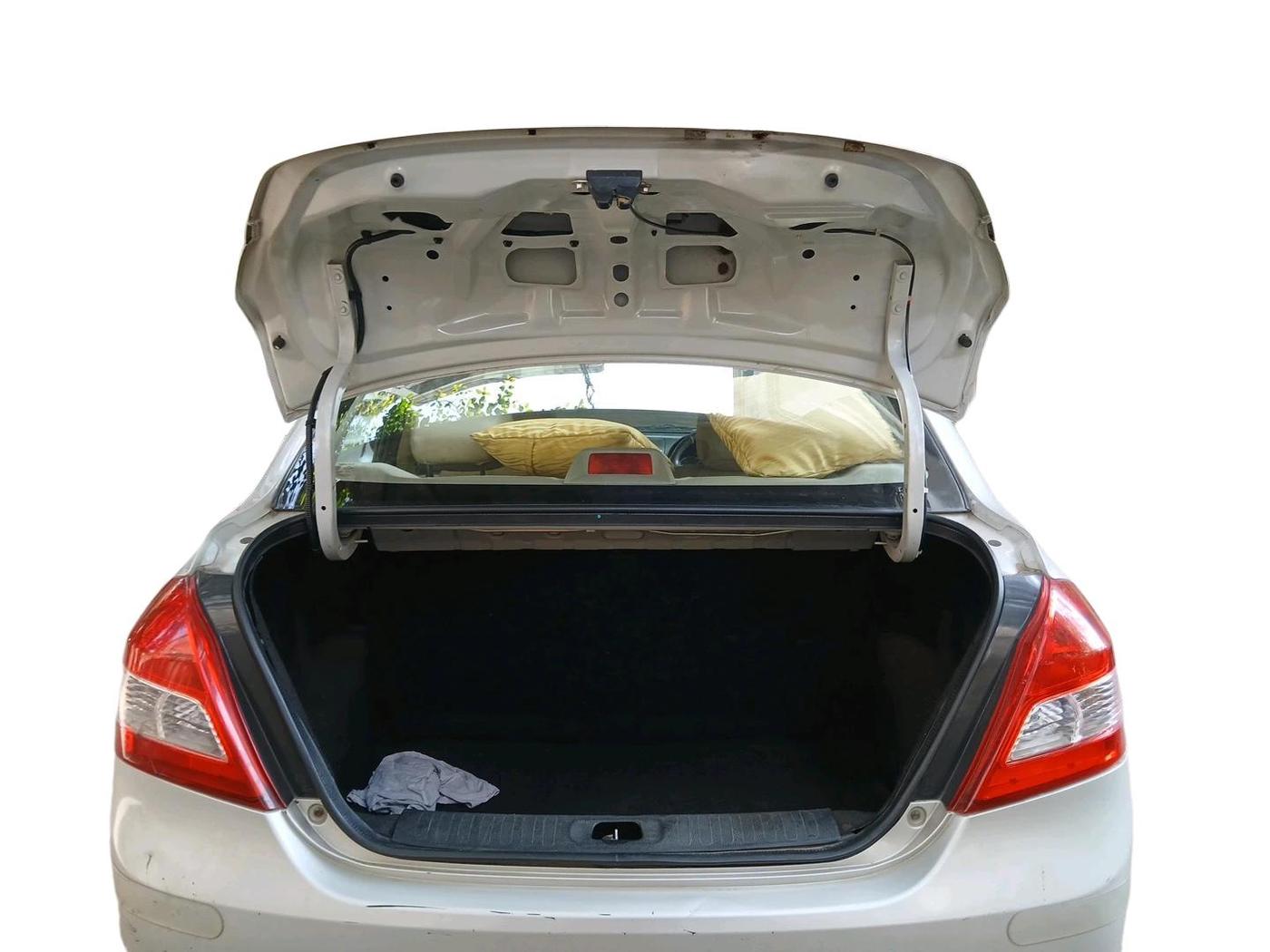 2013 Maruti Swift Dzire VXI, Petrol, Manual, 24,347 km, exterior