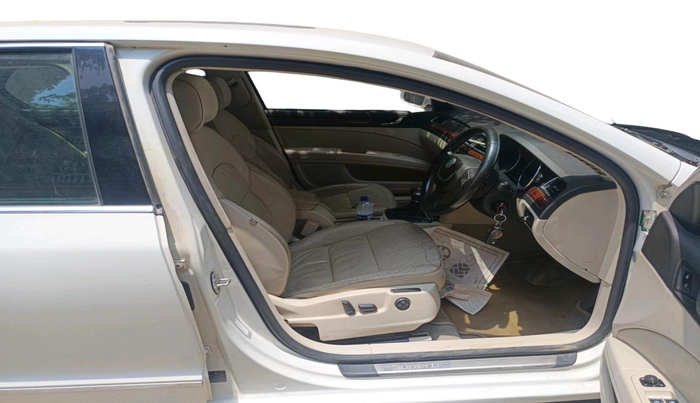 2011 Skoda Superb ELEGANCE 1.8 TSI AT, Petrol, Automatic, 1,07,416 km, interior