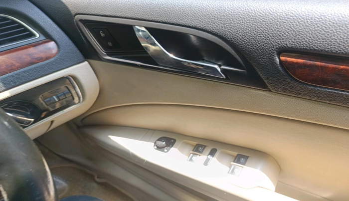 2011 Skoda Superb ELEGANCE 1.8 TSI AT, Petrol, Automatic, 1,07,416 km, interior