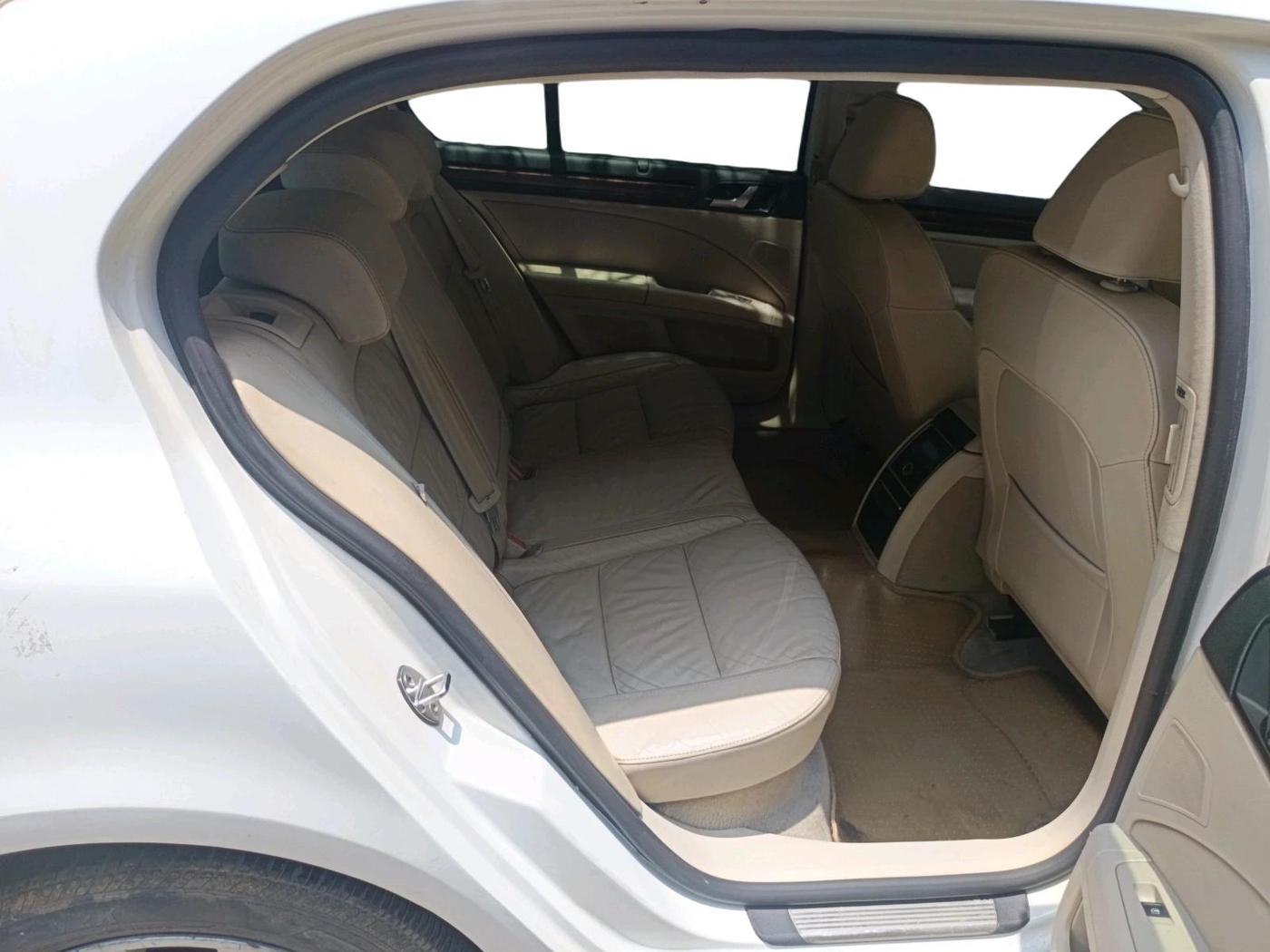 2011 Skoda Superb ELEGANCE 1.8 TSI AT, Petrol, Automatic, 1,07,416 km, interior
