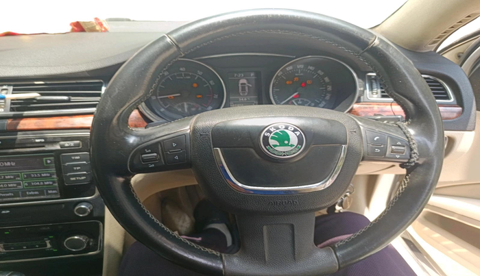 2011 Skoda Superb ELEGANCE 1.8 TSI AT, Petrol, Automatic, 1,07,416 km, interior
