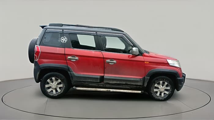 2016 Mahindra TUV300 T4, Diesel, Manual, 1,10,831 km, exterior