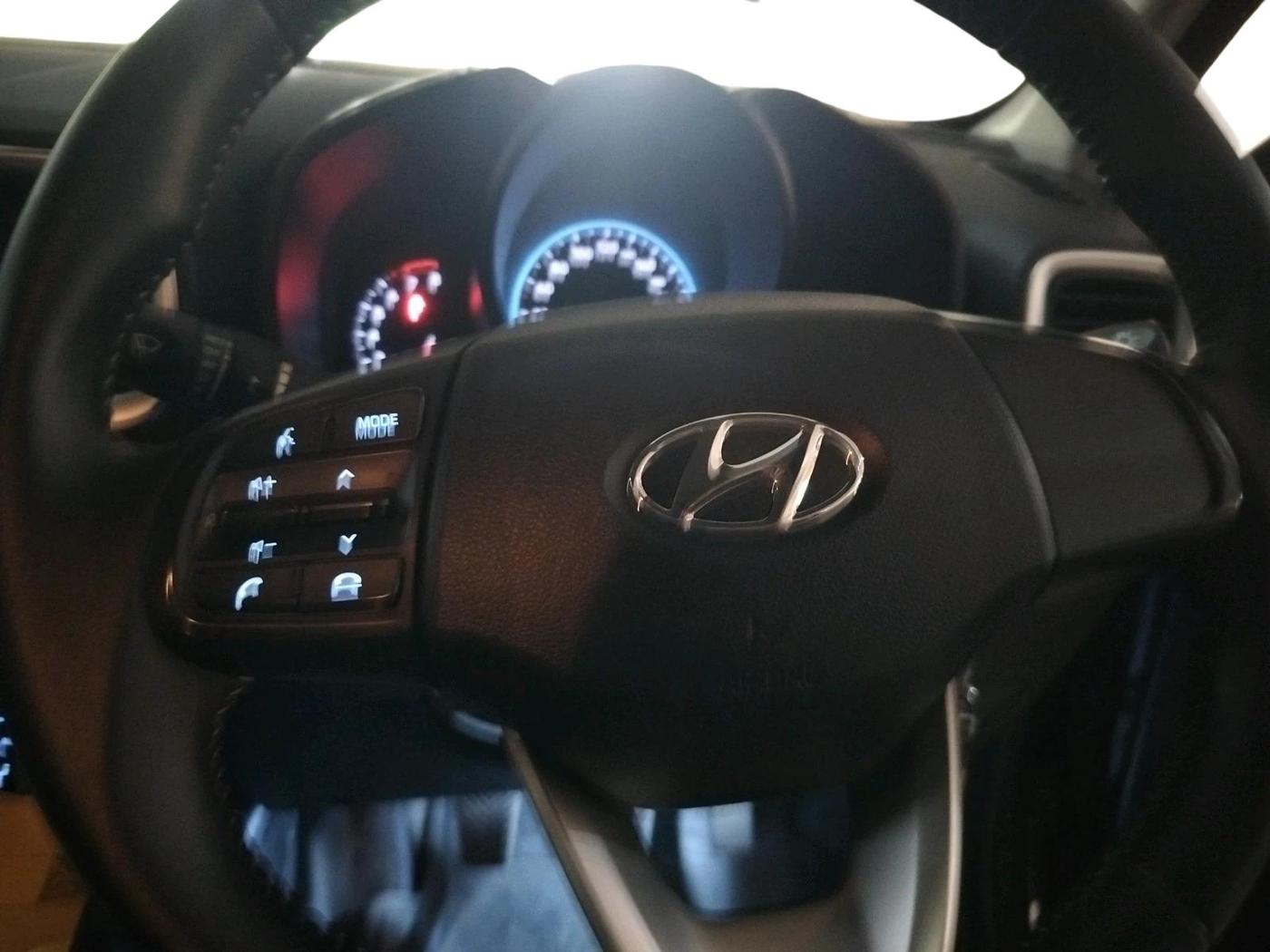 2021 Hyundai VENUE S+ 1.2, Petrol, Manual, 20,589 km, interior