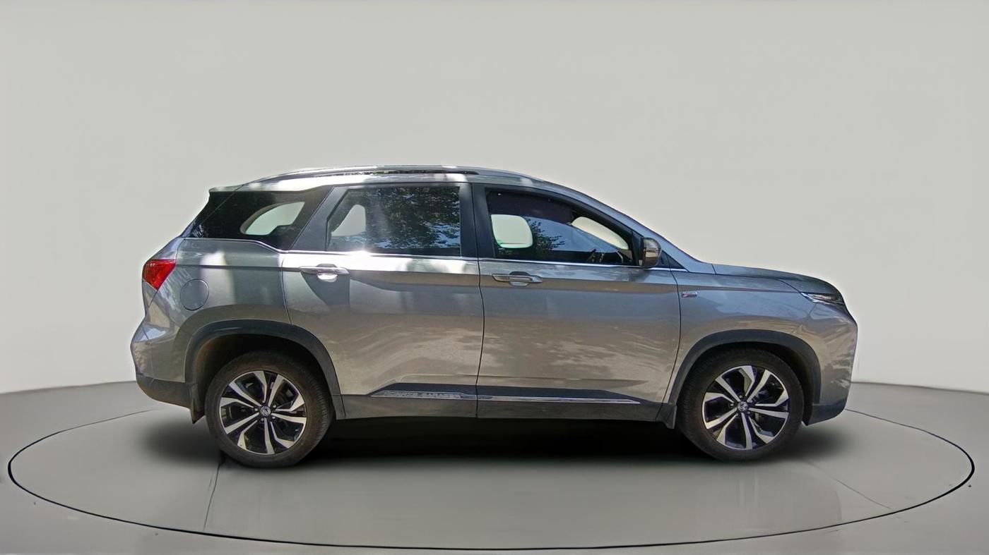 2024 MG HECTOR PLUS SAVVY PRO 1.5 TURBO CVT 7 STR, Petrol, Automatic, 7,444 km, exterior