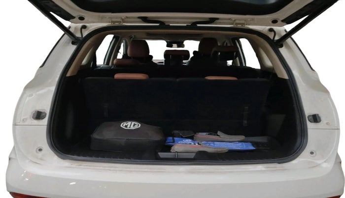 2024 MG HECTOR PLUS SAVVY PRO 1.5 TURBO CVT 7 STR, Petrol, Automatic, 19,959 km, exterior