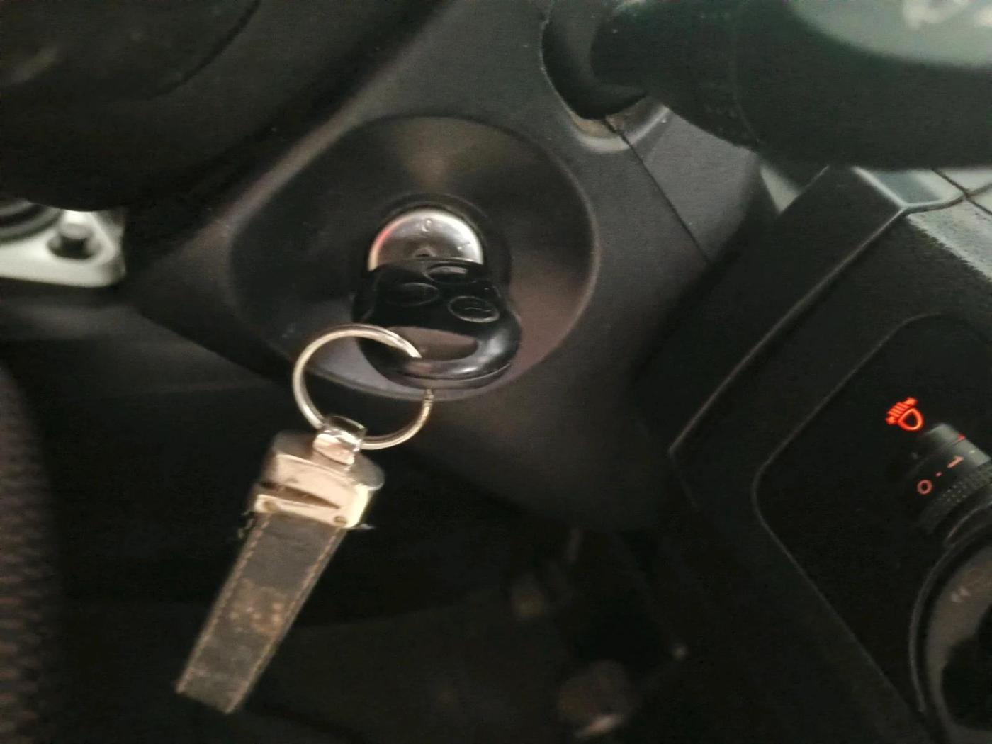 2011 Ford Figo TITANIUM 1.4 DIESEL, Diesel, Manual, 69,597 km, interior