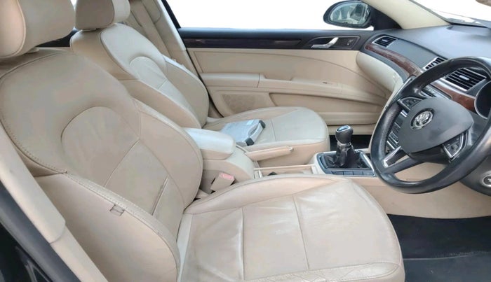 2014 Skoda Superb ELEGANCE 1.8 TSI MT, Petrol, Manual, 48,154 km, interior