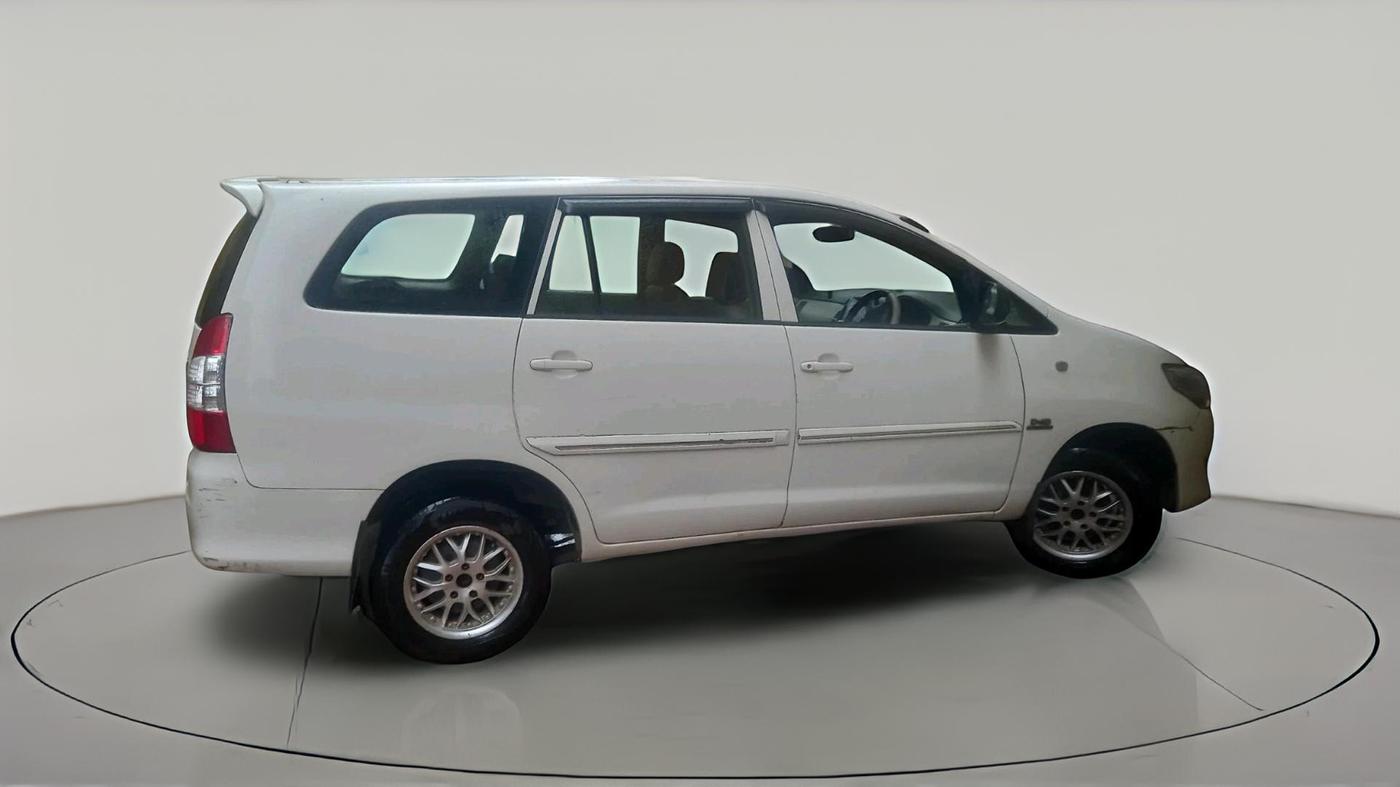 2012 Toyota Innova GX 2.5 8 STR, Diesel, Manual, 1,62,846 km, exterior