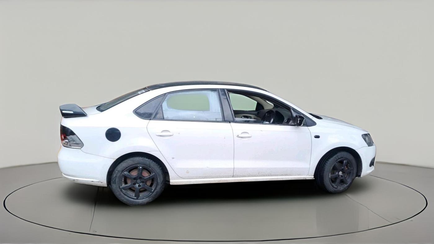 2013 Volkswagen Vento HIGHLINE 1.6 MPI, Petrol, Manual, 94,754 km, exterior