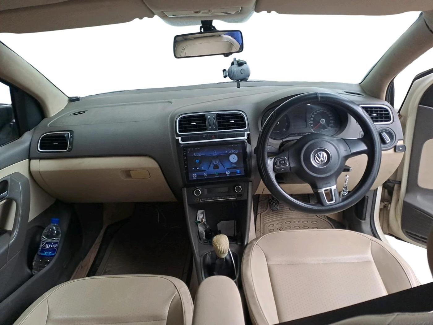 2013 Volkswagen Vento HIGHLINE 1.6 MPI, Petrol, Manual, 94,754 km, interior