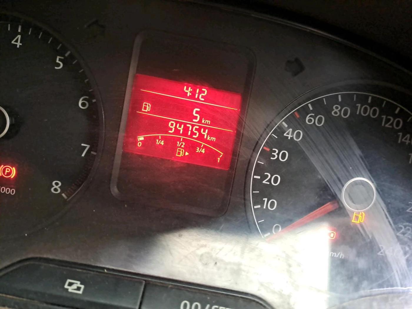 2013 Volkswagen Vento HIGHLINE 1.6 MPI, Petrol, Manual, 94,754 km, interior