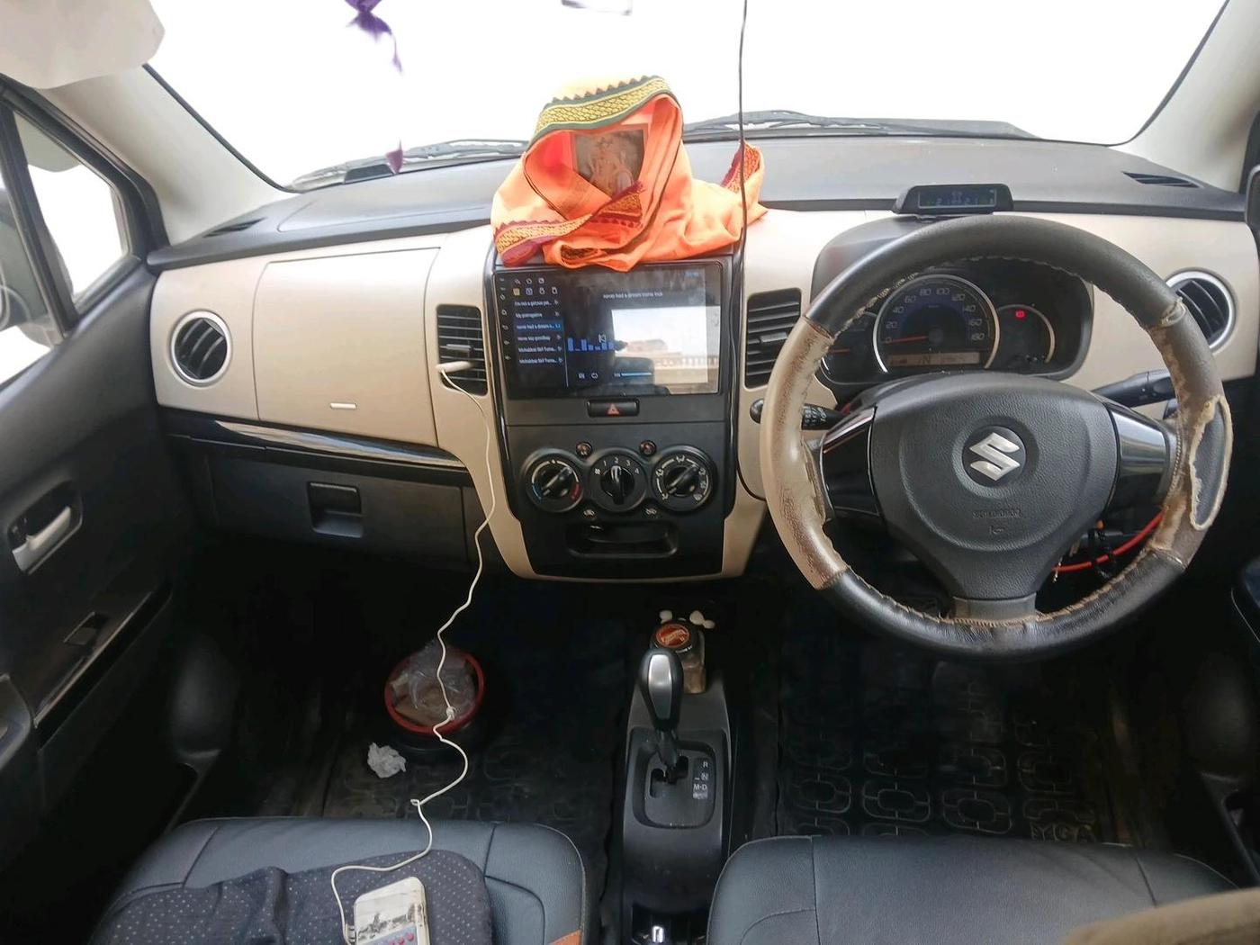 2018 Maruti Wagon R 1.0 VXI + (O) AMT, Petrol, Automatic, 85,804 km, interior