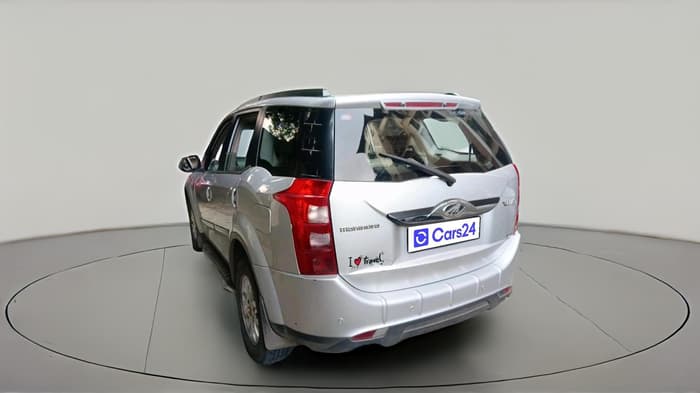 2018 Mahindra XUV500 W9, Diesel, Manual, 82,518 km, exterior