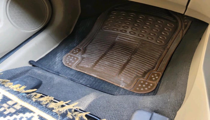 2011 Honda City 1.5L I-VTEC V MT, Petrol, Manual, 1,02,990 km, interior