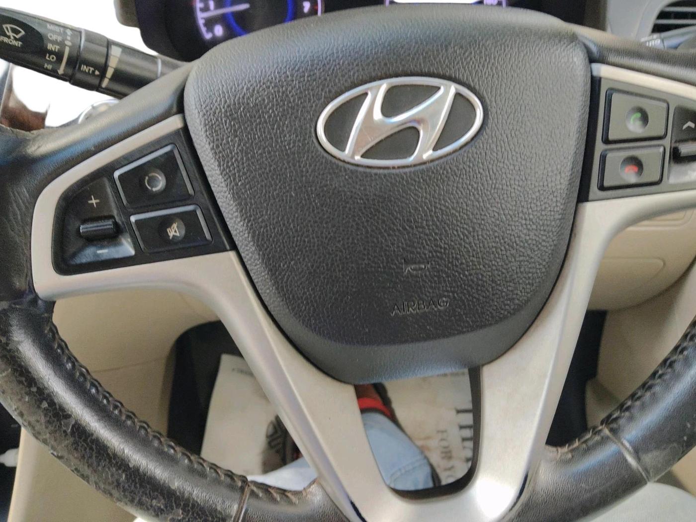 2014 Hyundai Verna FLUIDIC 1.6 VTVT SX, Petrol, Manual, 57,857 km, interior