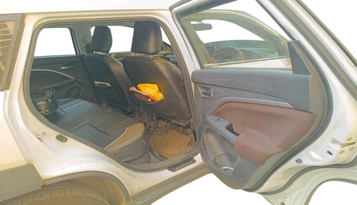 2023 Maruti BREZZA ZXI + SMART HYBRID, Petrol, Manual, 83,408 km, interior