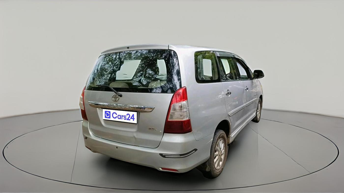 2012 Toyota Innova VX 2.5 7 STR, Diesel, Manual, 1,52,233 km, exterior