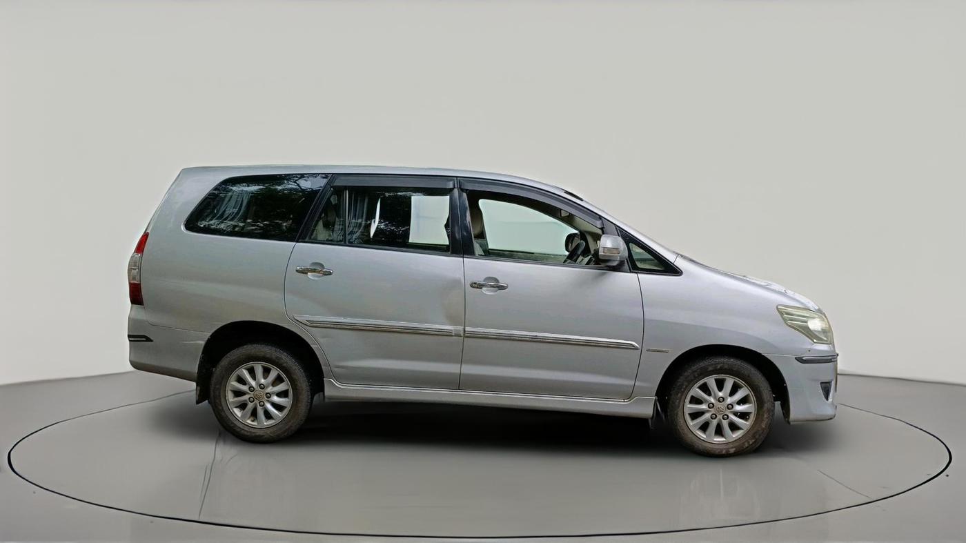 2012 Toyota Innova VX 2.5 7 STR, Diesel, Manual, 1,52,233 km, exterior