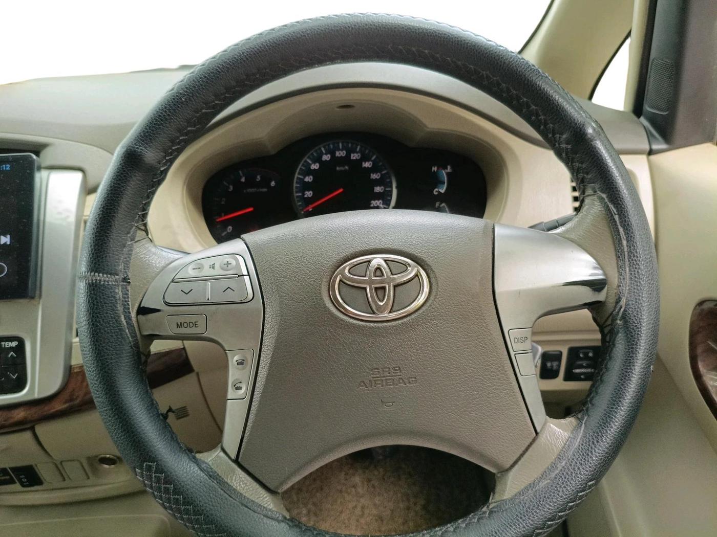 2012 Toyota Innova VX 2.5 7 STR, Diesel, Manual, 1,52,233 km, interior