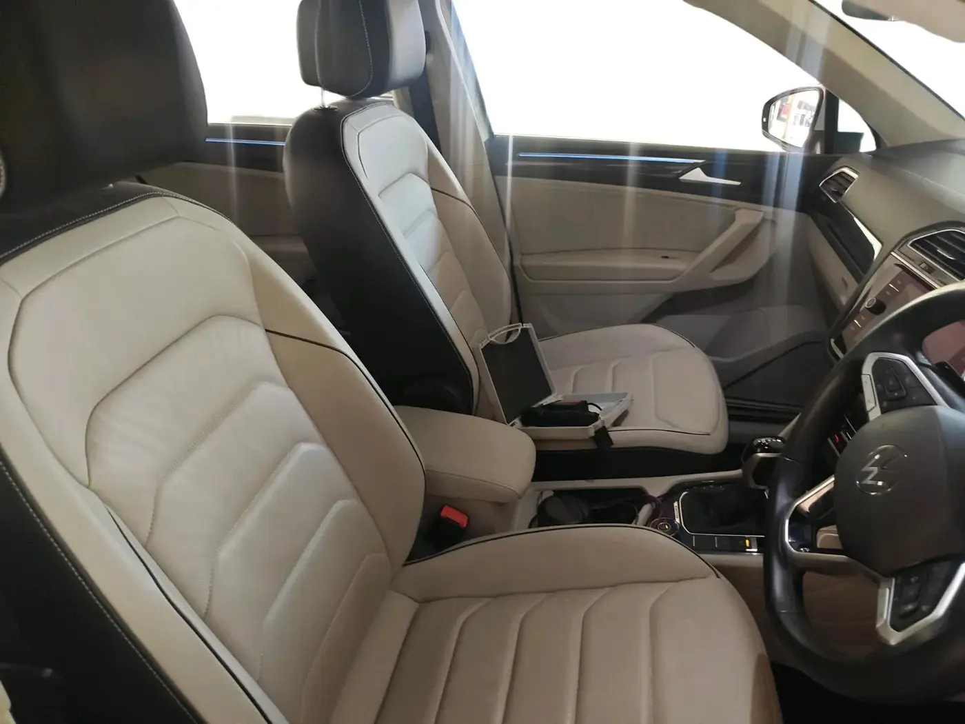 2023 Volkswagen TIGUAN ELEGANCE 2.0 TSI DSG, Petrol, Automatic, 4,222 km, interior