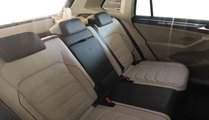 2023 Volkswagen TIGUAN ELEGANCE 2.0 TSI DSG, Petrol, Automatic, 4,222 km, interior