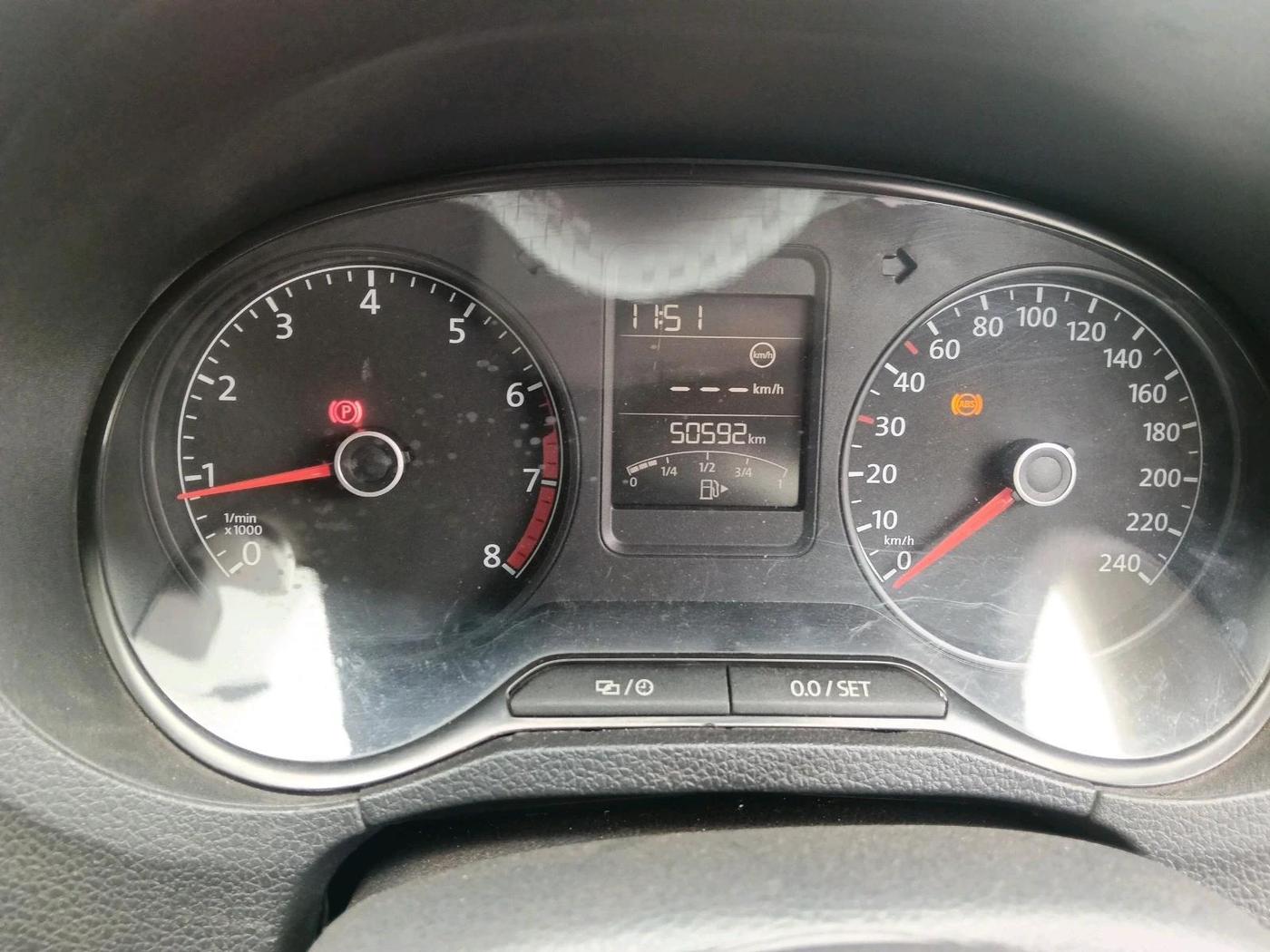 2015 Volkswagen Polo COMFORTLINE 1.2L, Petrol, Manual, 50,592 km, interior