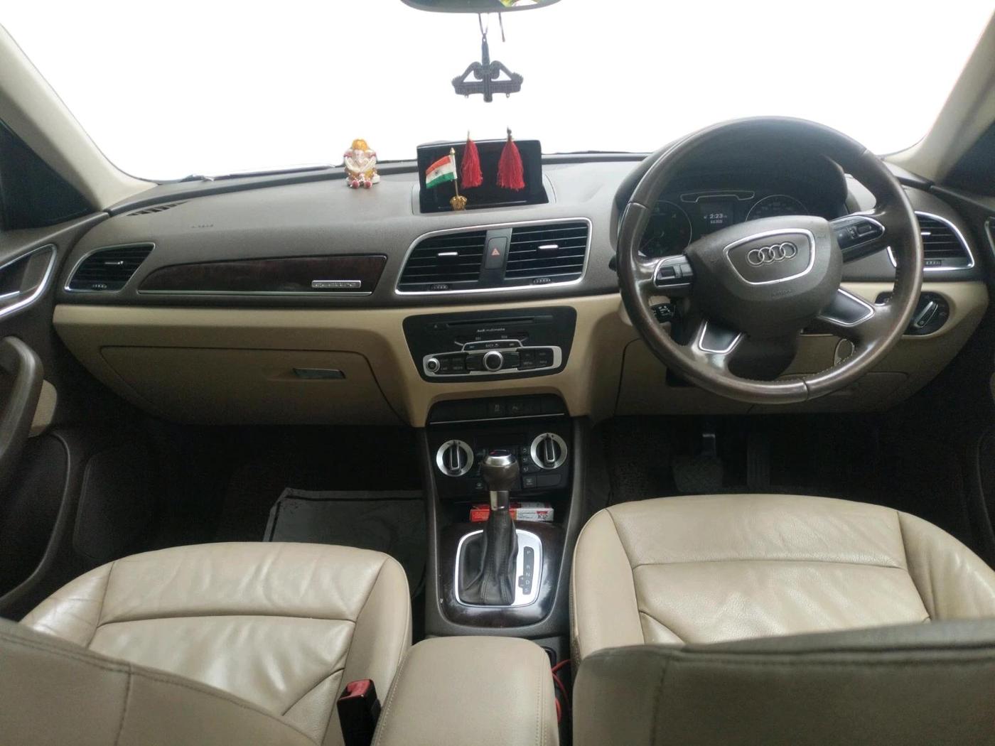 2013 Audi Q3 2.0 TDI QUATTRO, Diesel, Automatic, 65,965 km, interior