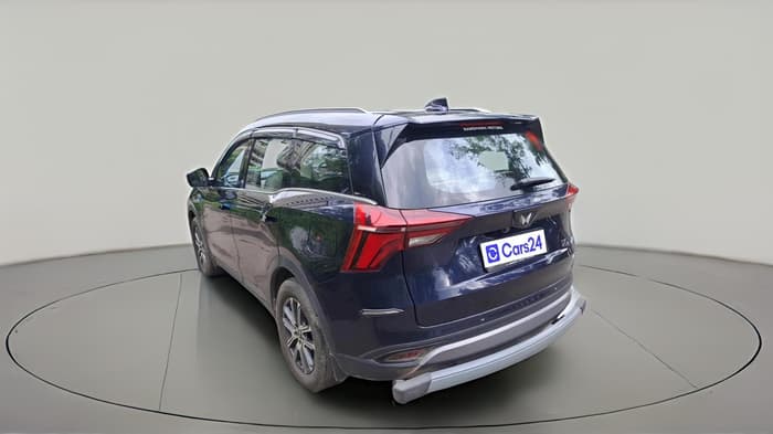 2023 Mahindra XUV700 AX 7 LUXURY D AT 7 STR, Diesel, Automatic, 19,303 km, exterior