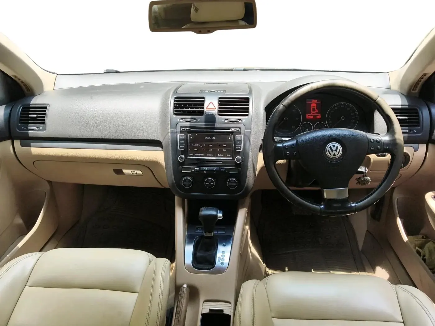 2009 Volkswagen Jetta COMFORTLINE 1.9 TDI AT, Diesel, Automatic, 1,07,399 km, interior