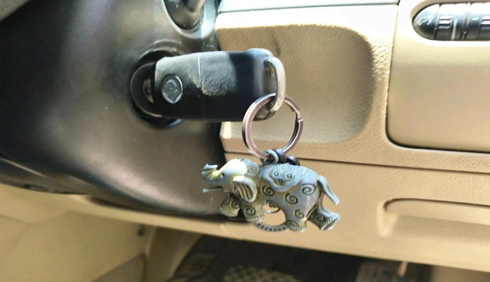 2009 Volkswagen Jetta COMFORTLINE 1.9 TDI AT, Diesel, Automatic, 1,07,399 km, interior