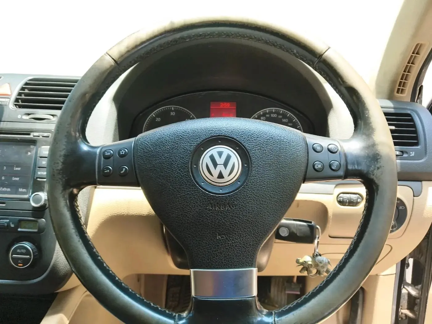 2009 Volkswagen Jetta COMFORTLINE 1.9 TDI AT, Diesel, Automatic, 1,07,399 km, interior