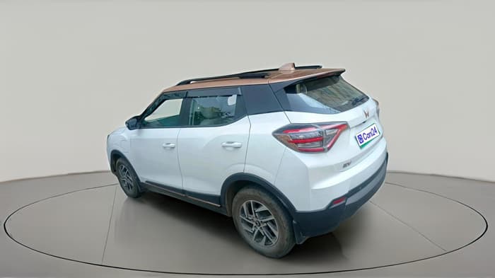 2024 Mahindra XUV400 EL Pro 39.4 KWH Dual Tone, Electric, Automatic, 20,749 km, exterior