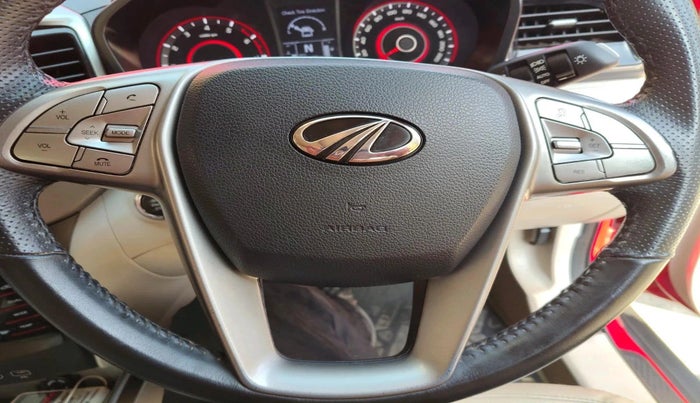 2021 Mahindra XUV300 W8 (O) 1.2 PETROL AMT DUAL TONE, Petrol, Automatic, 19,500 km, interior