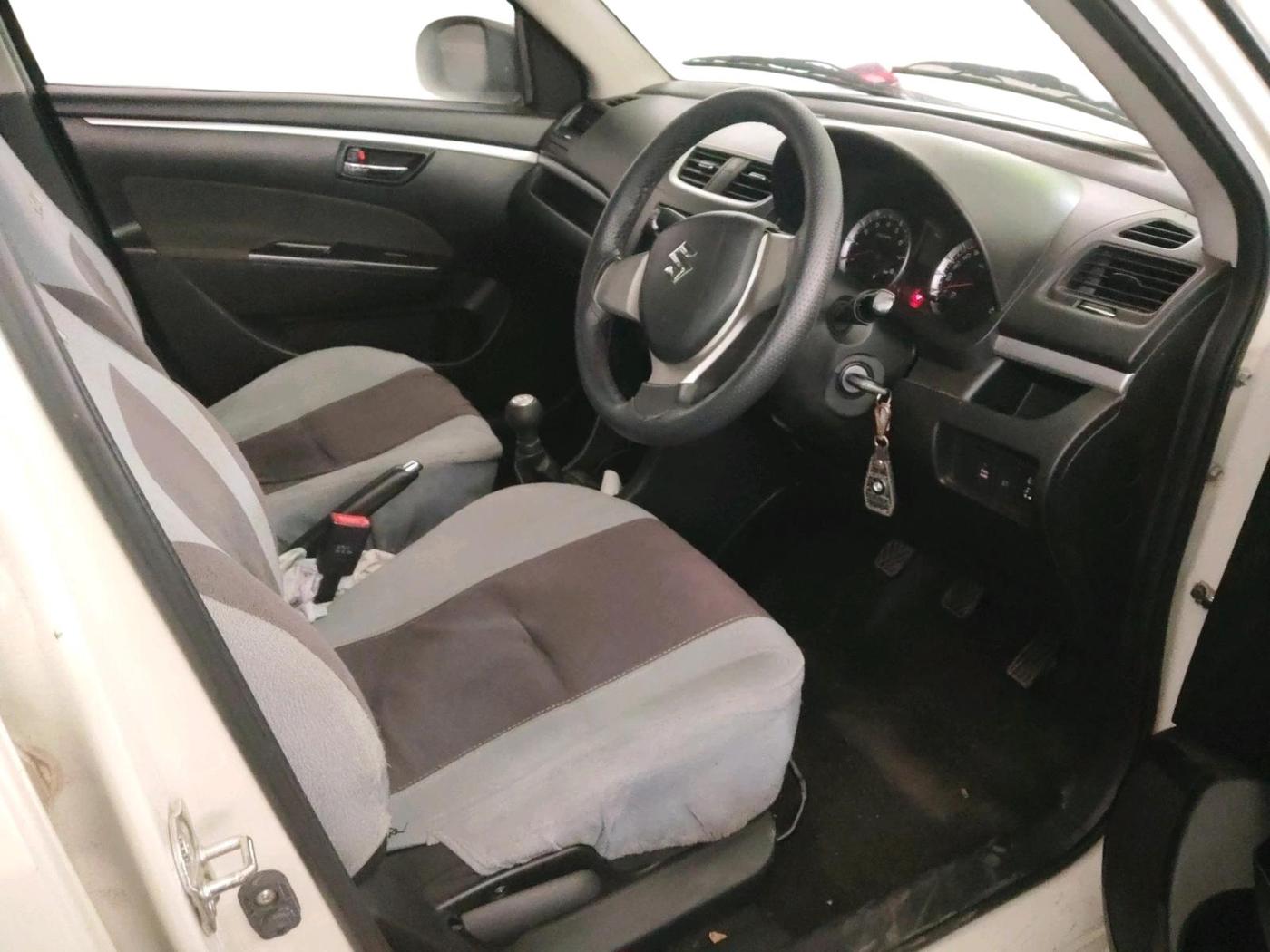 2013 Maruti Swift VXI, Petrol, Manual, 19,033 km, interior