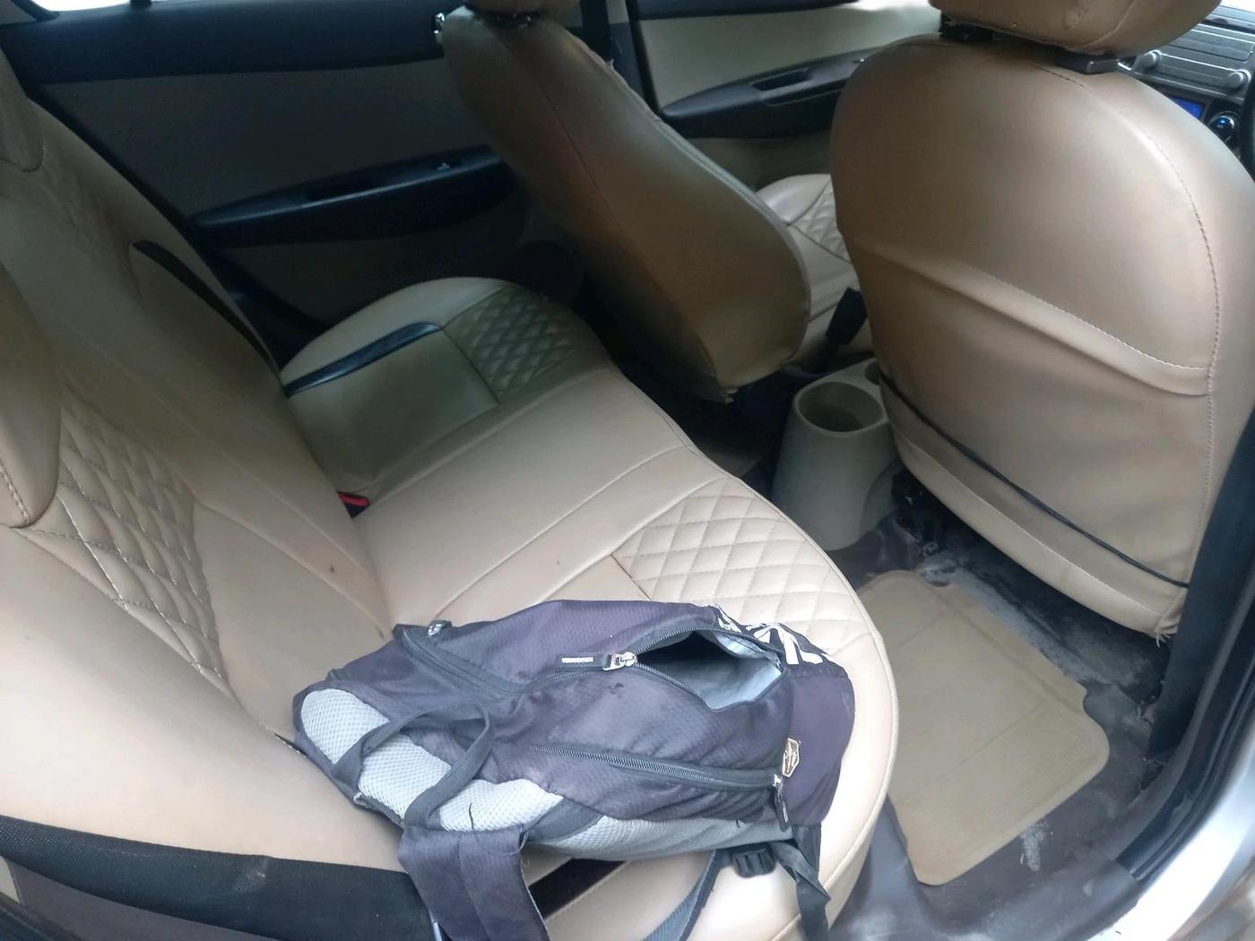 2011 Hyundai i20 MAGNA 1.2, CNG, Manual, 1,08,319 km, interior