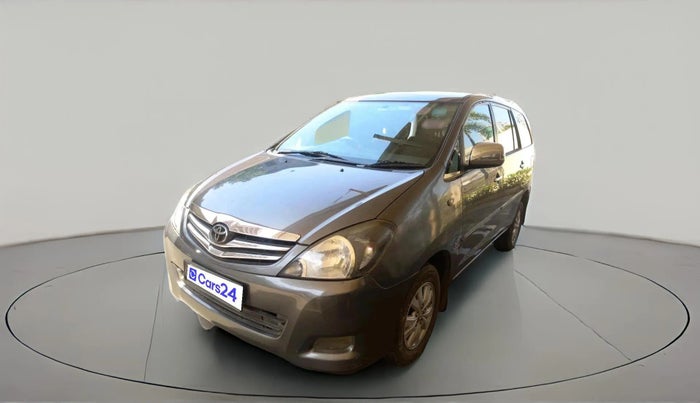 2011 Toyota Innova V 2.5 8 STR, Diesel, Manual, 1,04,651 km, exterior