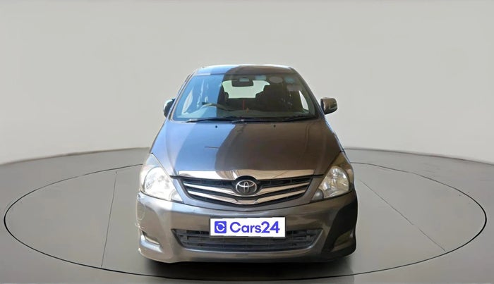 2011 Toyota Innova V 2.5 8 STR, Diesel, Manual, 1,04,651 km, exterior