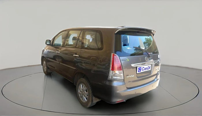 2011 Toyota Innova V 2.5 8 STR, Diesel, Manual, 1,04,651 km, exterior